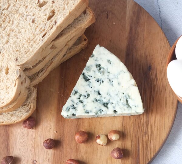 UK Food Safety Authorities Find Low Listeria Risk in Blue Cheese Consumption, Maintain Guidance for Vulnerable Populations