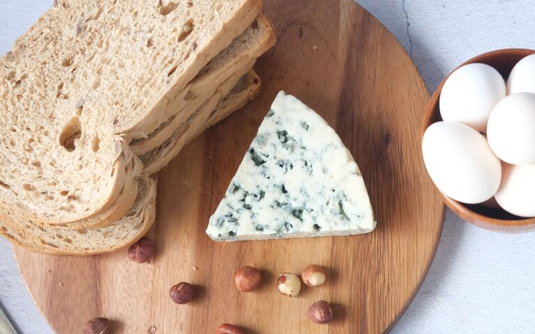 Read more about the article UK Food Safety Authorities Find Low Listeria Risk in Blue Cheese Consumption, Maintain Guidance for Vulnerable Populations